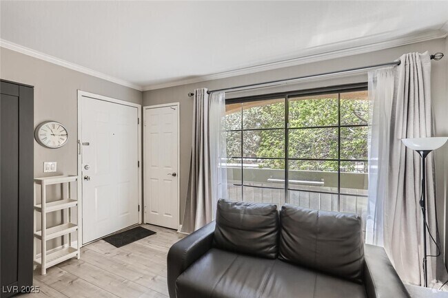 Building Photo - 5146 S Jones Blvd Unit 207 Rental