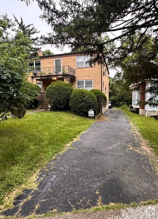 Building Photo - 2915 Mignon Ave Unit 3 Rental
