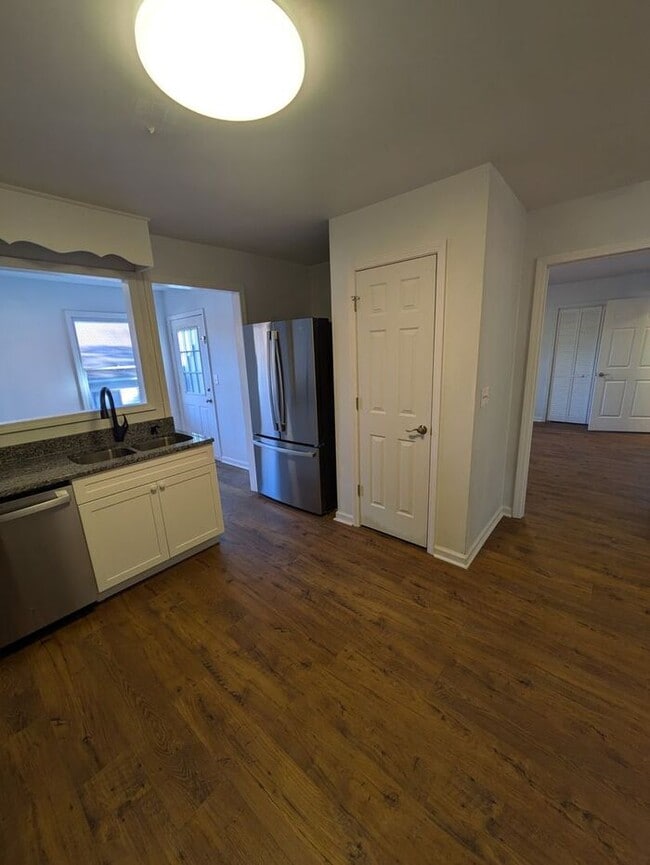 Photo - 2BD/1.5BA End Unit Townhome in Mimosa Gardens