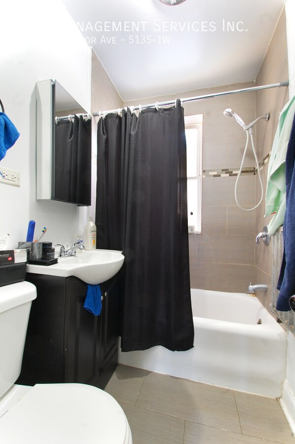 Photo - 5135 W Windsor Ave Unidad 5135-1W