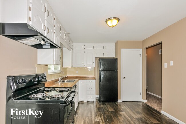 Photo - 5708 Madlar Ln