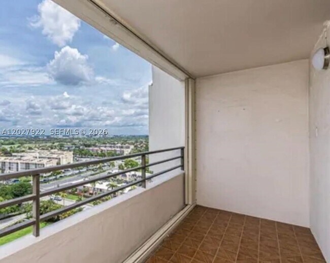Photo - 2500 Parkview Dr Unit 1712