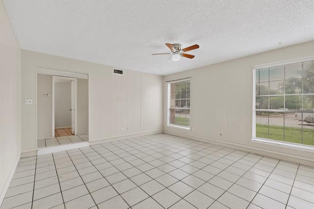 Photo - 703 E Shady Grove Rd