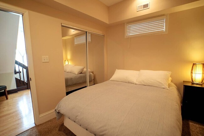 Photo - 1916 W Roscoe St Unidad 2