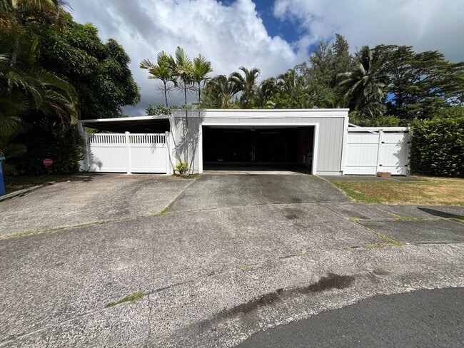Building Photo - Haiku Knolls (Kaneohe) - LARGE YARD, 3 bed... Rental