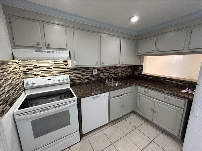 Photo - 8000 Fairview Dr Unit 102