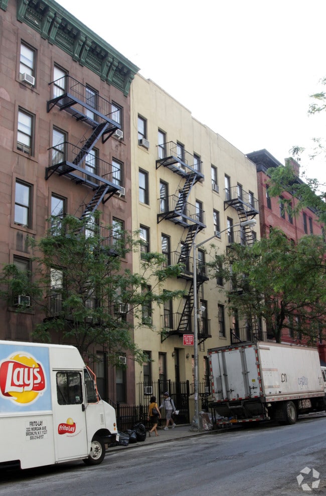 Photo - 407 West 50th Street