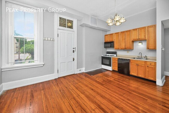 Photo - 215 E University Ave