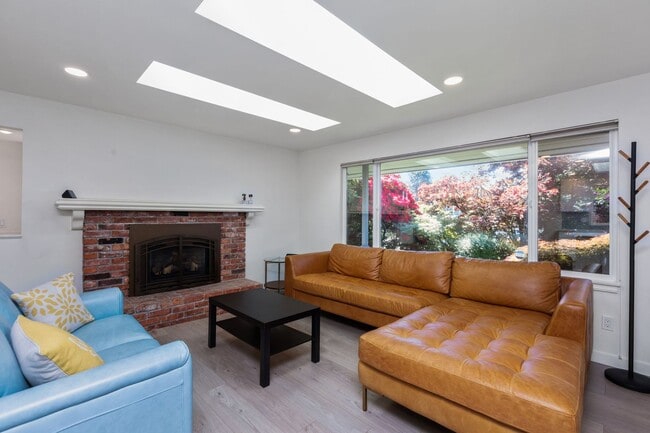 Photo - Beautiful 4 Bedroom Home in Richmond