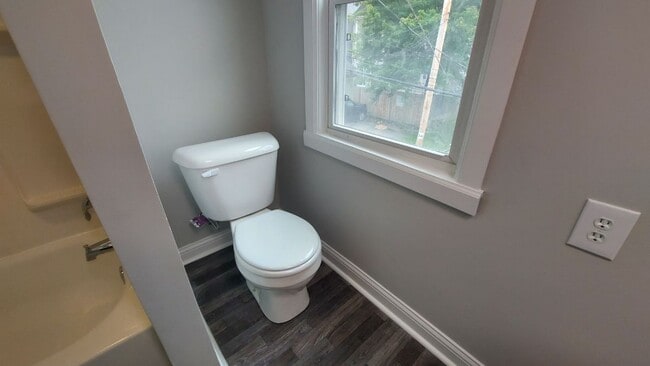 Photo - 2390 Neil Ave