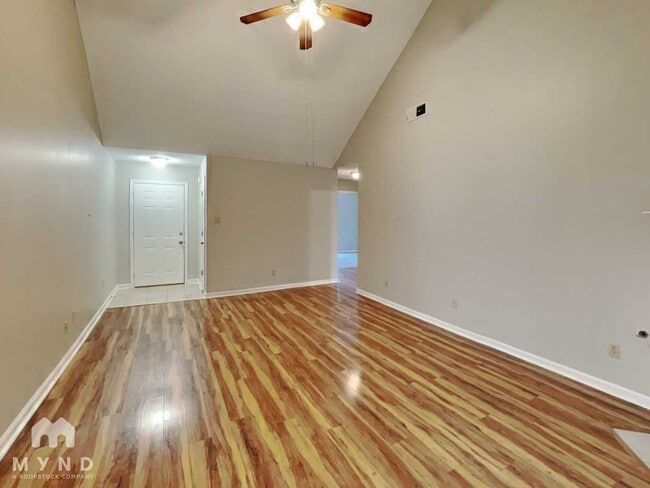 Photo - 8123 Country Mill Cove