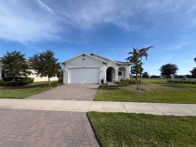 Building Photo - Gated 55+ community with lots of HOA amenities!