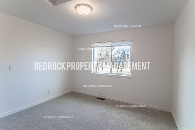 Photo - 1108 N Davis Ln