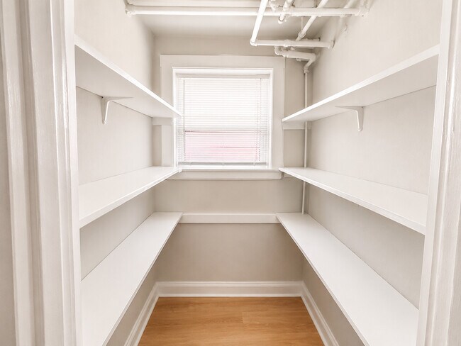 Photo - 739 Hinman Ave