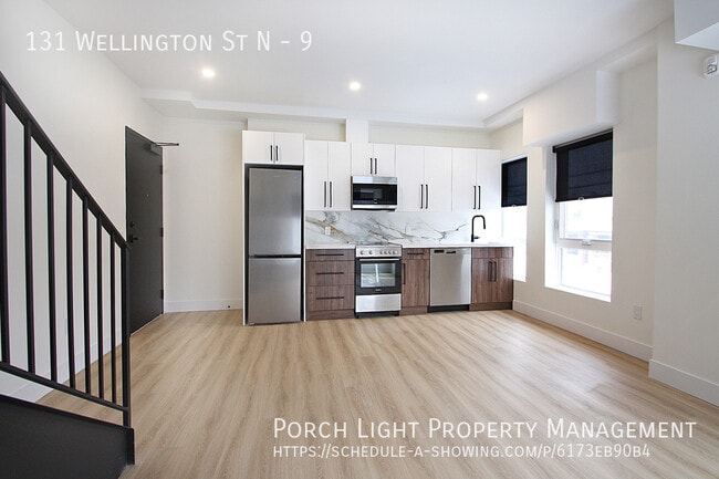 Photo - Stunning 2 bedroom 2 Storey Unit with Private Roof Top Balcony Unité 9