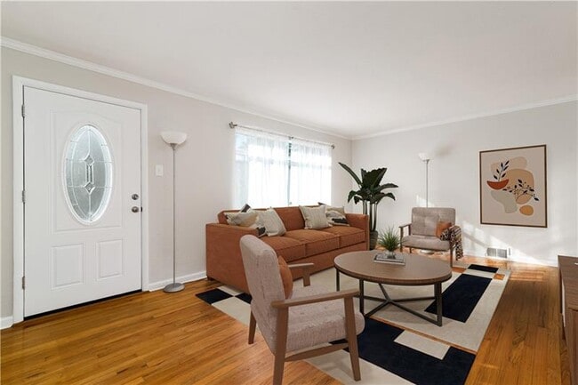 Photo - 207 Chan Mowr Dr