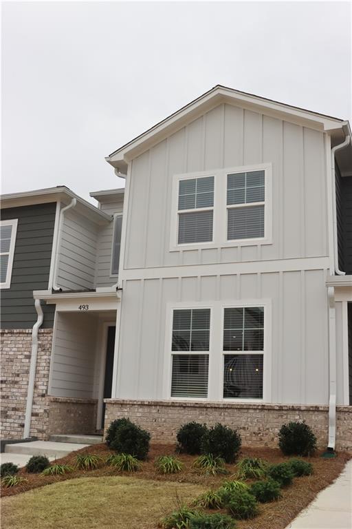 Photo - 493 Crown Dr