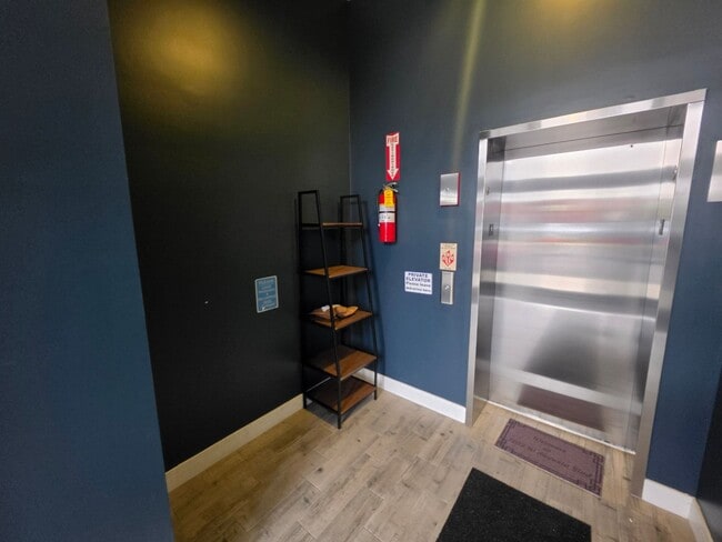 Photo - 1203 W Augusta Blvd Unit 2S