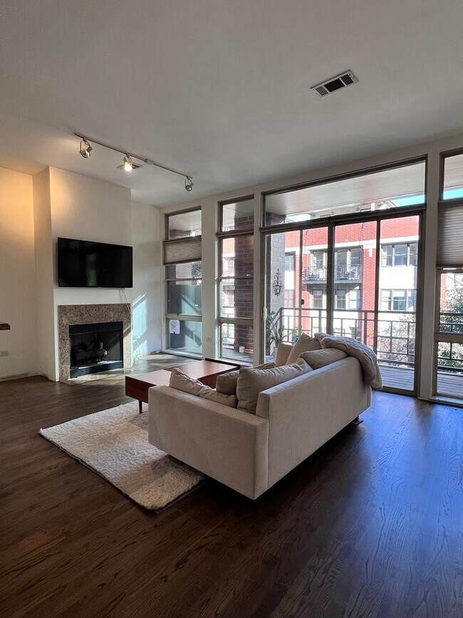 324 N Jefferson St Condo Unit 206 Condo for Rent in Chicago, IL