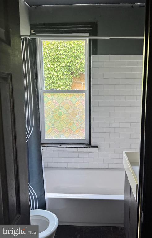 Photo - 1913 Page St