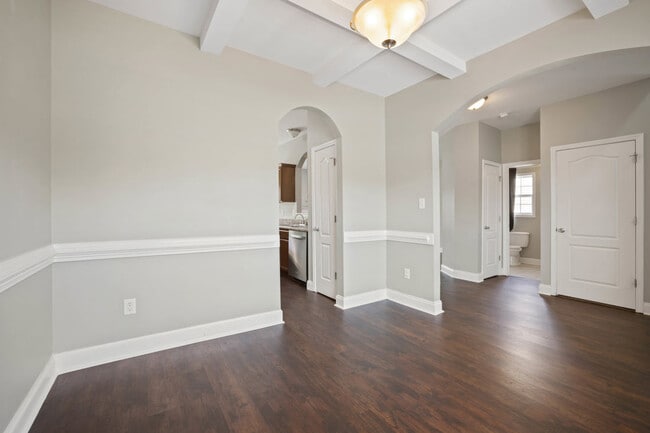 Photo - 121 Feathers Ln