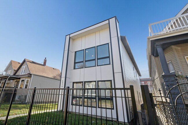 Photo - 4839 W Huron St Unidad 1