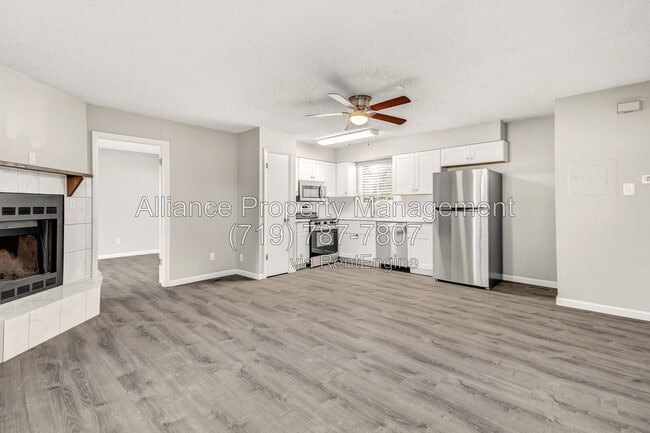 2460 E Willamette Ave