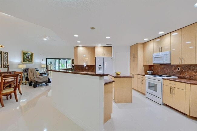 Photo - 65 Centennial Ct