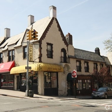 Primary Photo - 82-64 Austin Street Rental