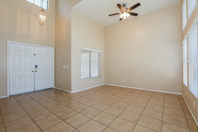Photo - 919 W Juanita Ave
