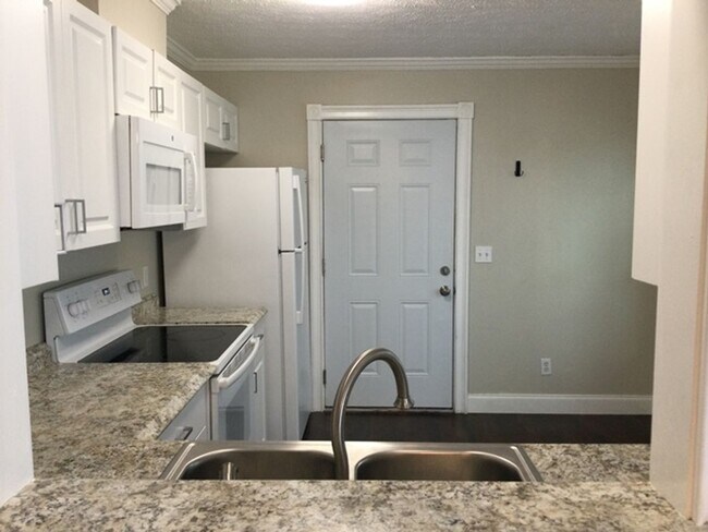 Photo - NEW PRICE! Lovely 3 bed / 2 bath private h...