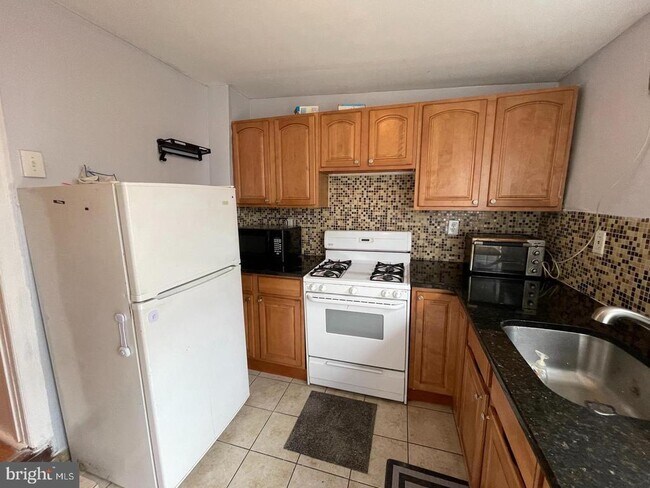 Photo - 2509 E Monmouth St