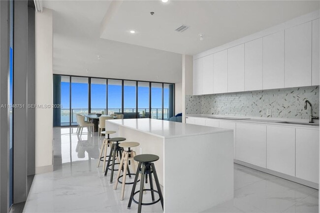 Photo - 700 NE 24th St