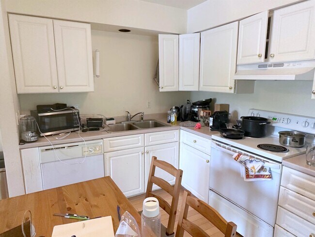 Photo - 3 Kent Ct Unit 3