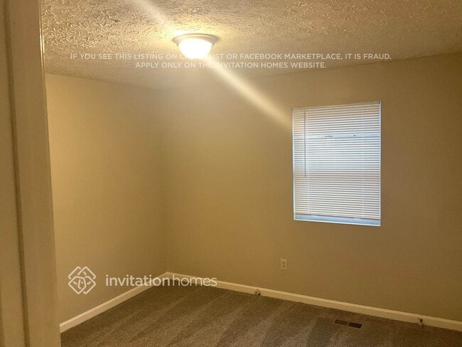 Photo - 1847 Rainbow Ln