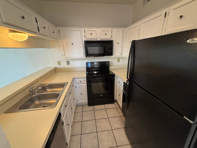 Photo - 4719 N Galloway Ave Unidad 203