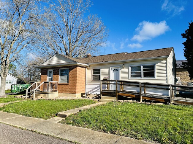 Building Photo - 327 Beeman St Rental