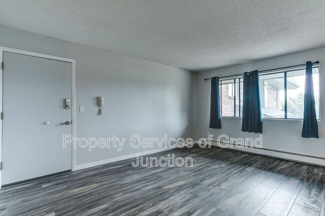 Photo - 1140 Walnut Ave Unit 22