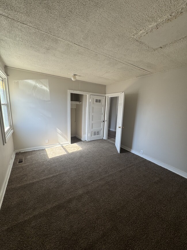 Photo - 1909 SE Pennsylvania Ave