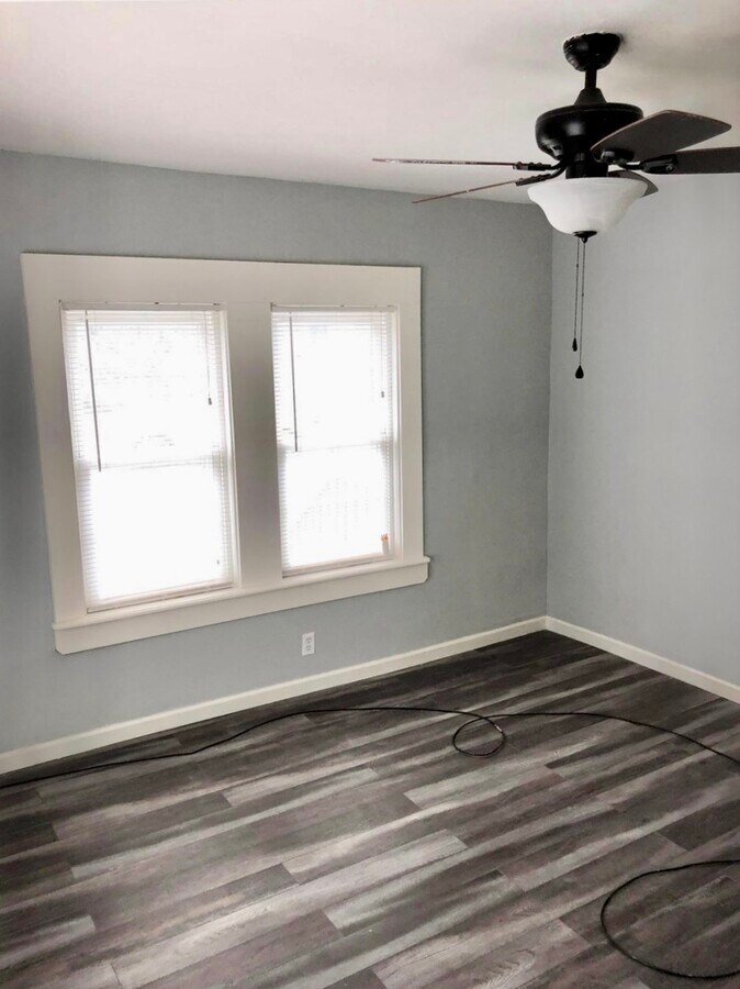 Photo - 106 N Eastwood St