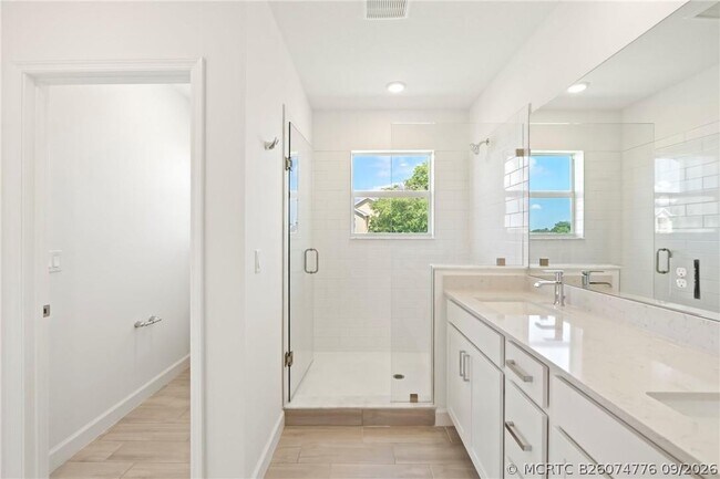 Photo - 22851 Hillgard Ave