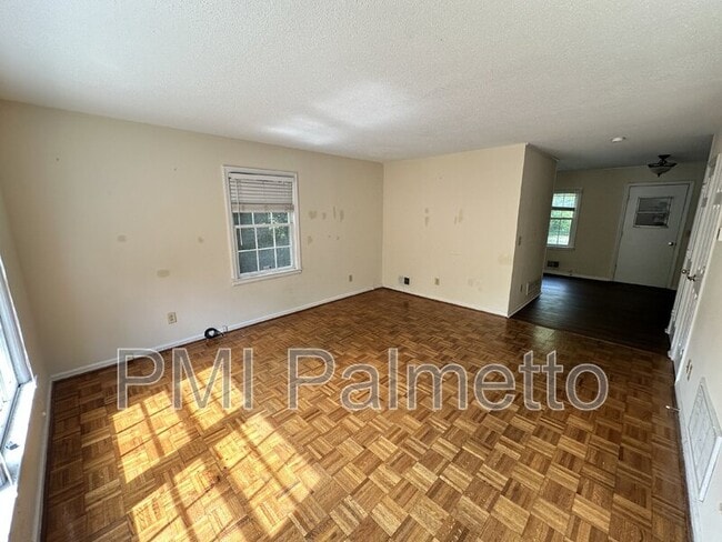 Photo - 304 Princess St