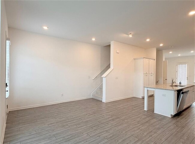 Photo - 711 Cordele Ln