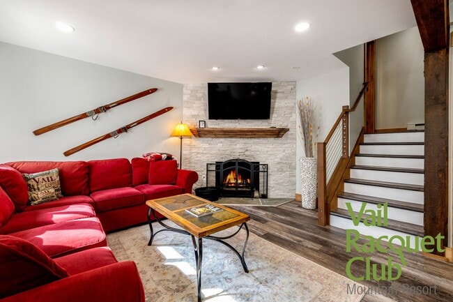 Annual Lease - 3BR, 3BA 3-level Townhome w... - Annual Lease - 3BR, 3BA 3-level Townhome w...
