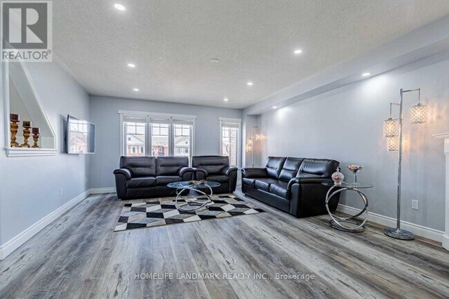 Photo - 3055 Highvalley Rd