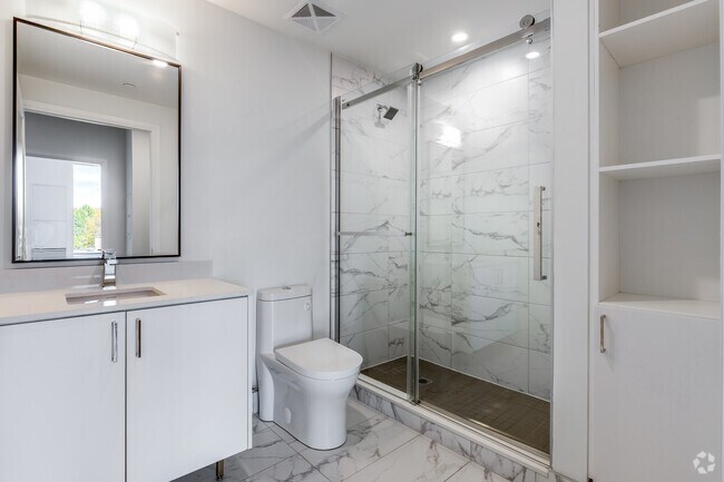 1BR + Den, 1BA - 561SF - Bathroom - Bloom