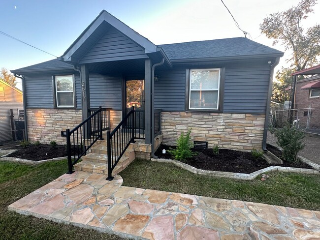 Gorgeous Fully-Remodeled 3BR/2BA home in N... - Gorgeous Fully-Remodeled 3BR/2BA home in N...