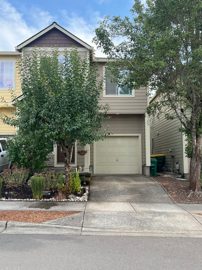 Building Photo - 20166 SW Lucas Oaks Ln Rental