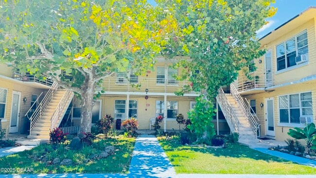 Photo - 637 N Oleander Ave Unit 8