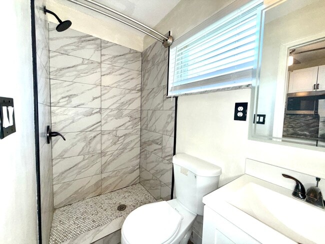 Photo - 3548 NW 39th Ave